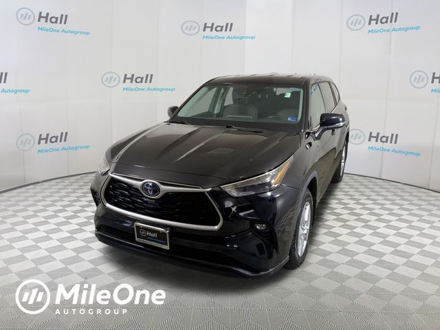 Midnight Black Metallic 2022 Toyota Highlander Hybrid LE AWD SUV / Crossover All-Wheel Drive Continuously Variable Transmission