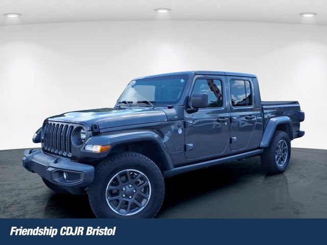 Gray (Granite Crystal Metallic Clearcoat) 2021 Jeep Gladiator Pickup Truck Four-Wheel Drive 8-Speed Automatic