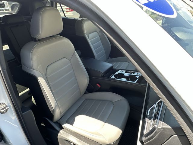 Used 2024 White Volkswagen 2.0T SEL R-Line image 27