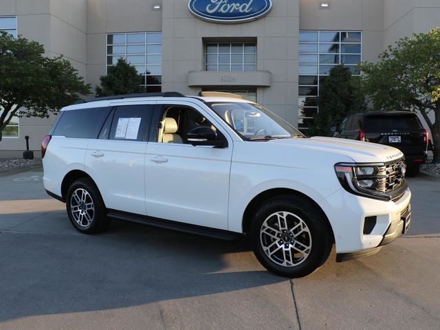 2025 Ford Expedition Active 4x4's photo