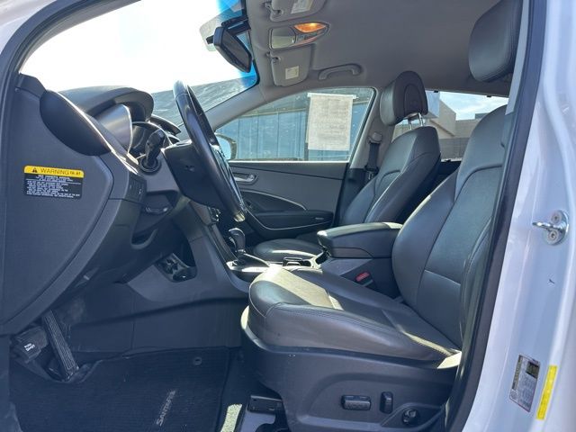 Used 2018 White Hyundai 2.4 Base image 32