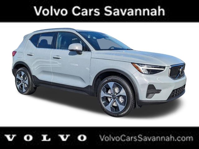 Gray Metallic 2025 Volvo XC40 B5 Core Bright Theme AWD SUV / Crossover All-Wheel Drive Automatic