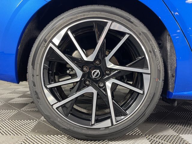 2025 Electric Blue Metallic/Super Black Nissan Sentra SR FWD Sedan