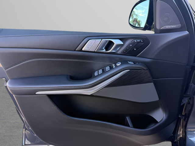 2022 BMW X7 40i - Photo 11