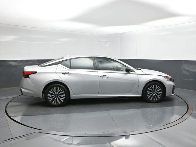 Used 2024 Nissan Altima Sedan
