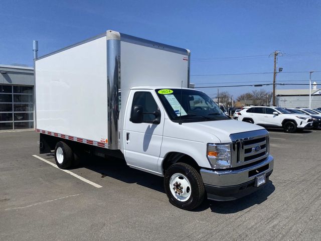 Oxford White 2024 Ford E-Series Chassis Pickup Truck Rear-Wheel Drive 6-Speed Automatic Overdrive