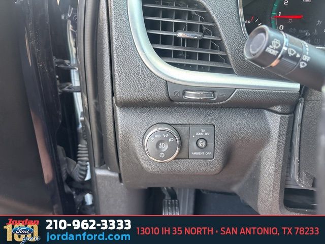Used Car 2015 Chevrolet Traverse  2lt For Sale Under $10,000 In San Antonio, Texas