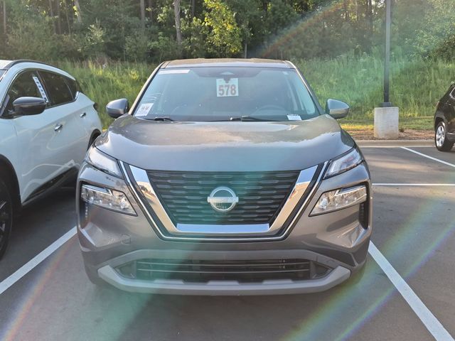 Used 2023 Gray Nissan SV image 8