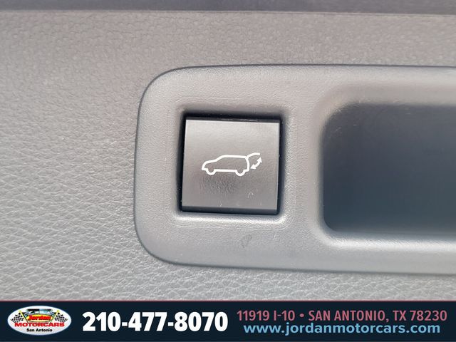 Used Car 2023 Toyota Highlander Hybrid  Xle For Sale Under $40,000 In San Antonio, Texas