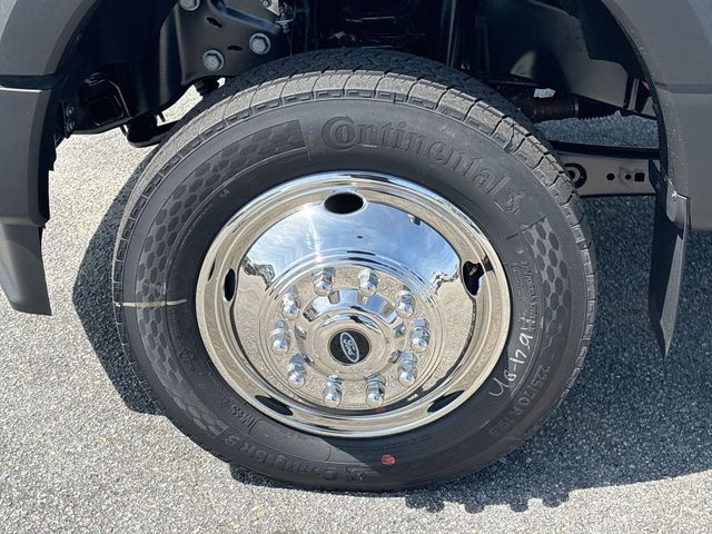 New 2026 Oxford White Ford F-450® XL image 12