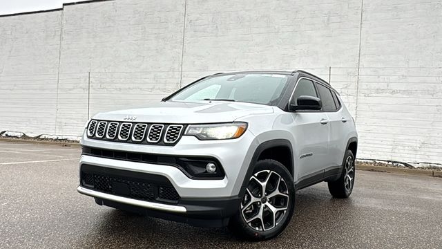 Silver Zynith Metallic Clearcoat 2026 Jeep Compass Limited 4WD SUV / Crossover Four-Wheel Drive 8-Speed Automatic