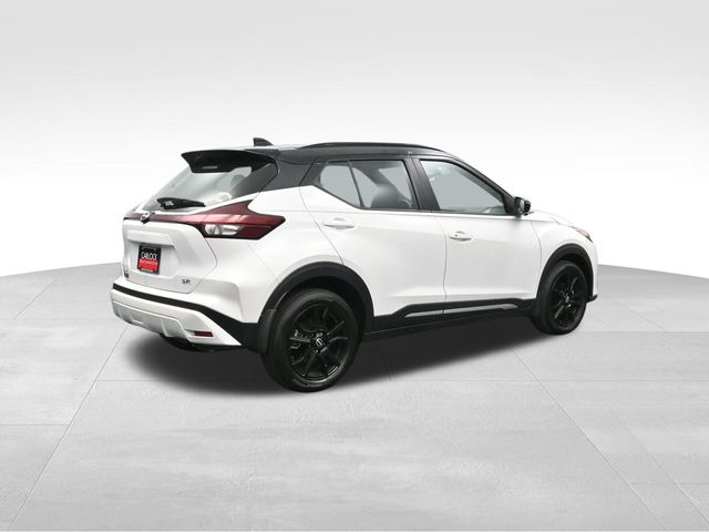 2024 Nissan Kicks SR 2