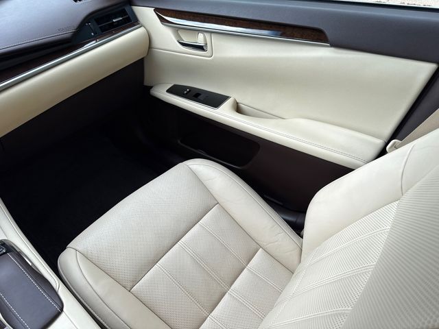 Used 2018 Lexus ES Sedan