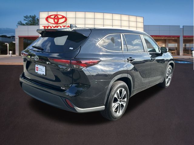 2024 Toyota Highlander XLE 32