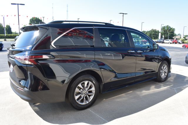 Used 2025 Toyota Sienna Van