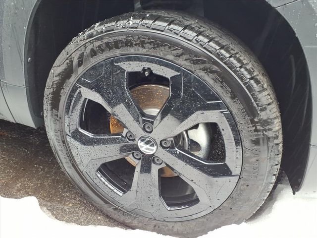 2025 Volkswagen Taos