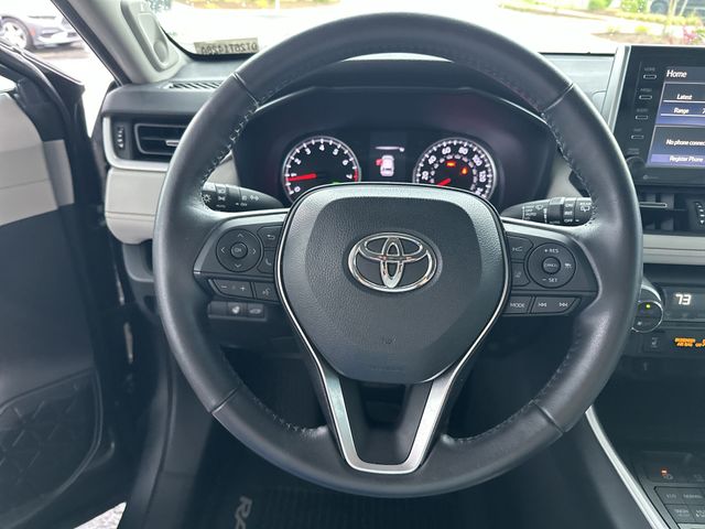 Used 2020 Gray Toyota XLE Premium image 15