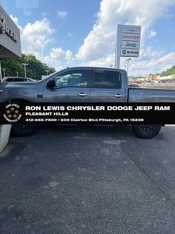 2021 Nissan Titan SV Crew Cab 4WD