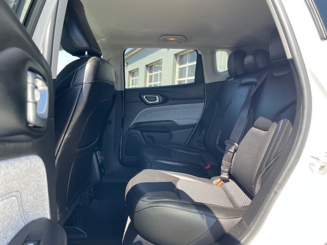 2022 Jeep Compass Latitude - Bright White Clearcoat exterior view 12