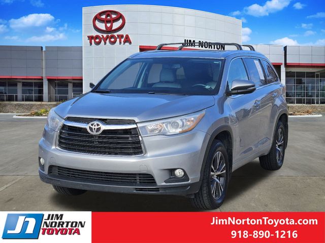 2016 Toyota Highlander XLE V6 3