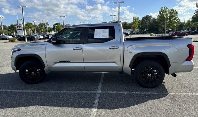 2024 Toyota Tundra Hybrid Limited Crewmax 5.5 8