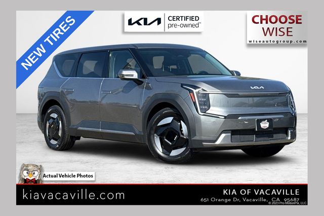 2024 Kia EV9 Light L/R's photo