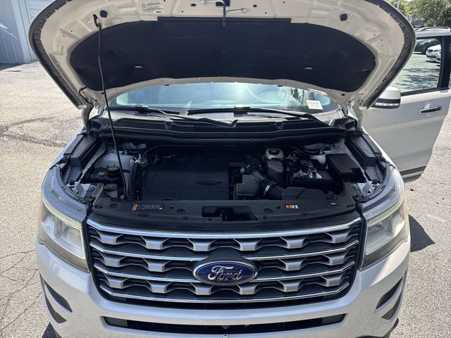 Used 2017 White Ford Limited image 34