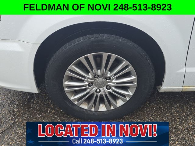 Used 2014 Chrysler Town & Country For Sale in Livonia, MI