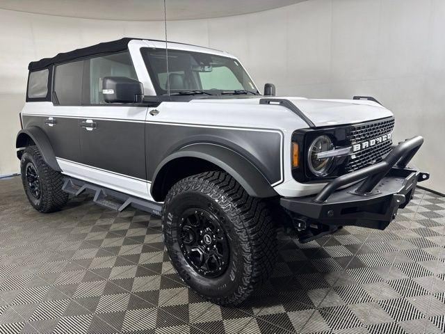 Oxford White 2022 Ford Bronco SUV / Crossover Four-Wheel Drive Automatic