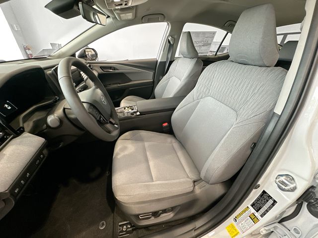 2025 Toyota Camry LE - Photo 22