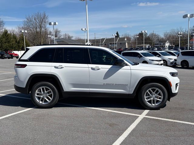 new 2026 Jeep Grand Cherokee car, priced at $42,089