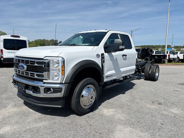New 2026 Oxford White Ford F-450® XL image 2