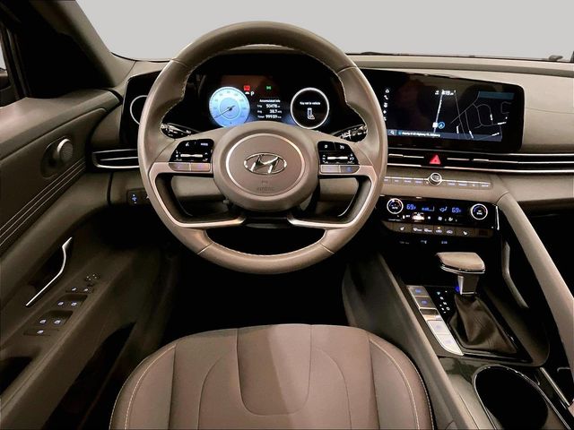 2023 Hyundai Elantra SEL Silver at Bob Ruth Ford
