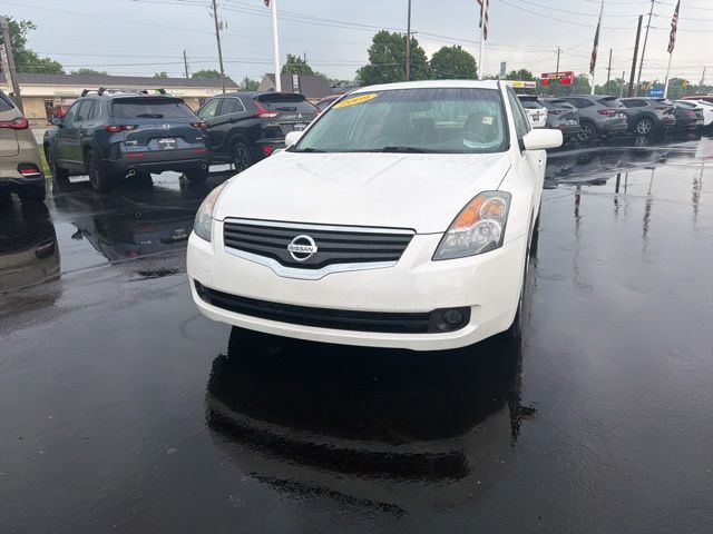 Used 2009 White Nissan 2.5 SL image 19
