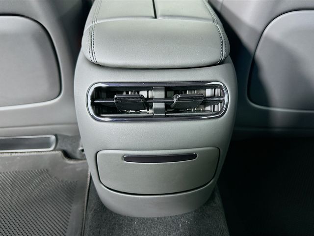 Thumbnail: 2026 Genesis G90 - 18