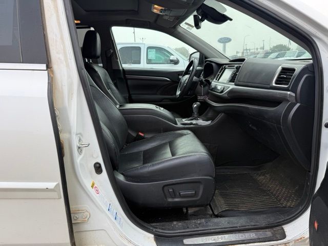 2019 Blizzard Pearl Toyota Highlander Limited AWD SUV