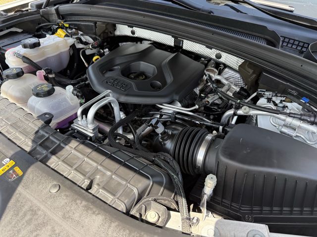 2022 Jeep Grand Cherokee Overland 4xe White at Central Houston Nissan