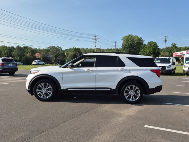 Used 2023 White Metallic Ford XLT image 10