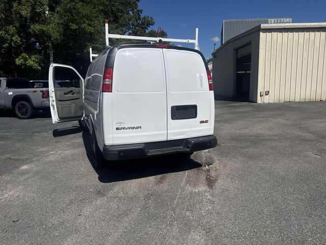 Used 2023 White GMC Work Van image 31