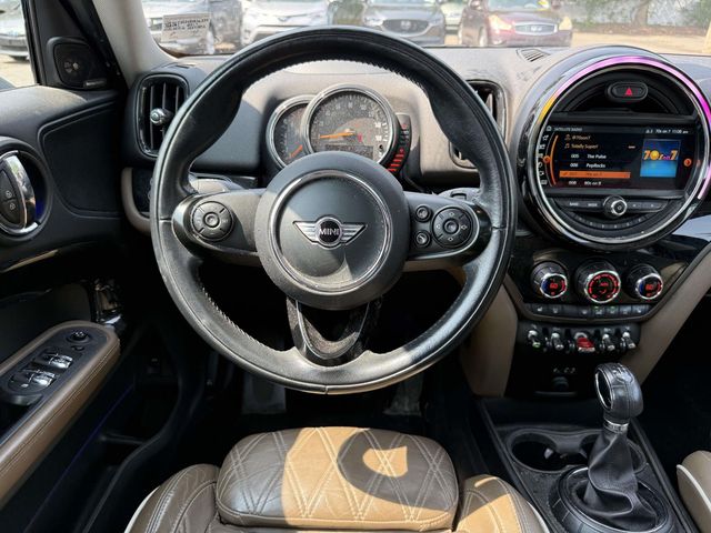 Used 2017 Blue MINI Base image 17