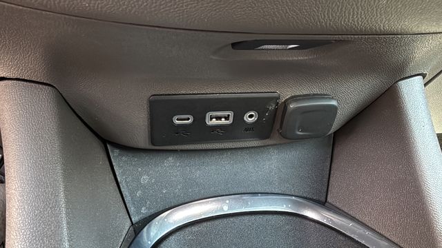 Used 2025 White Chevrolet LT image 34