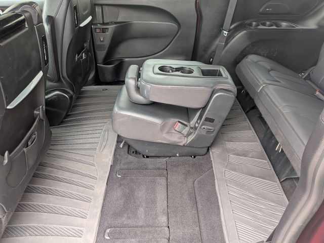 2019 Chrysler Pacifica - Image 27