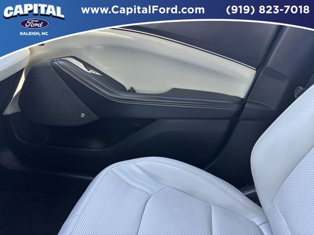 Used 2025 White Ford Premium image 28