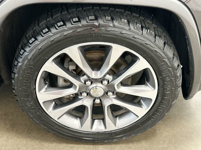 2018 Jeep Grand Cherokee Overland Gray at Luther Ford