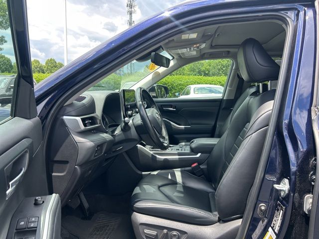 2023 Toyota Highlander XLE - Photo 15