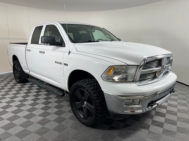 Bright White 2010 Dodge RAM 1500 SLT Quad Cab 4WD Pickup Truck Four-Wheel Drive 5-Speed Automatic
