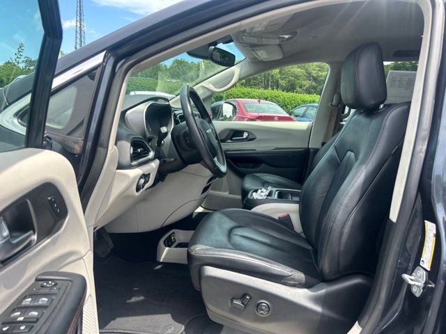 Used 2020 Chrysler Pacifica Van