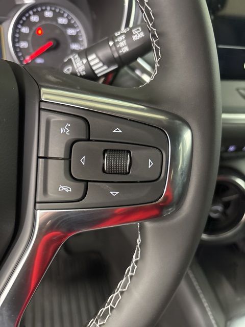 2025 Chevrolet Blazer LT photo