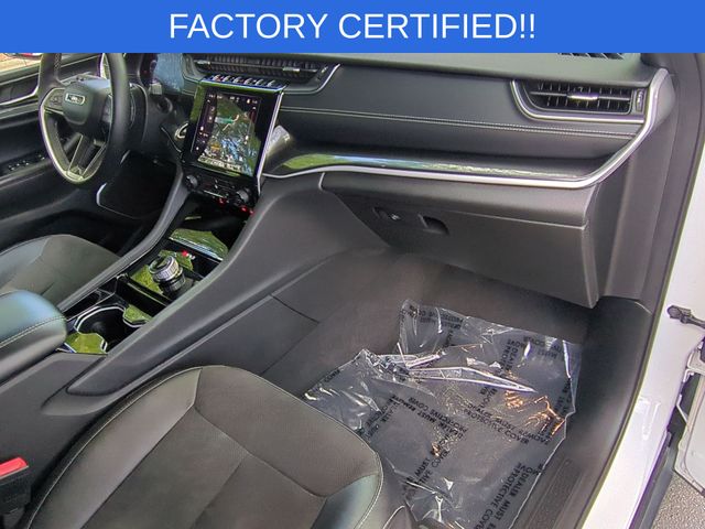 Used 2022 White Jeep Altitude image 37