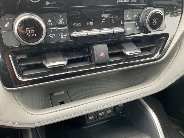 Used 2021 Toyota Highlander Hybrid SUV